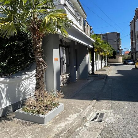 Las Palmas Guesthouse شكودر المظهر الخارجي الصورة